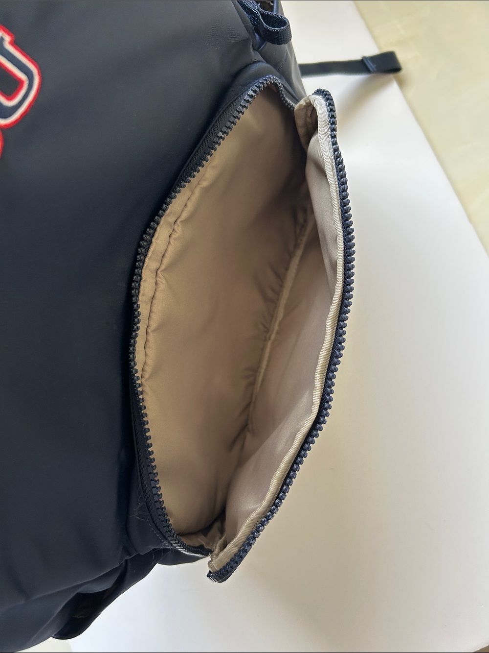 Lululemon Everywhere Backpack 22L with DBU Logo NWOT - Picture 5 of 7